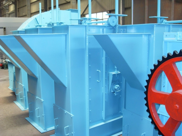 斗式提升機在運行時如果異常響動，其原因不外乎如下幾種(斗式提升機在運轉(zhuǎn)過程中,操作人員注意)