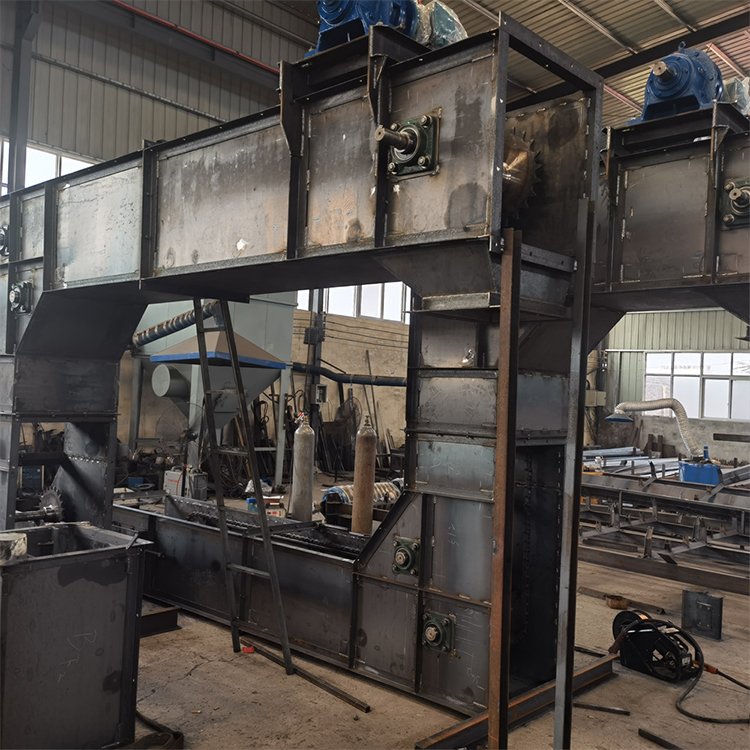 Z型斗式提升機(jī)如何實現(xiàn)過載保護(hù)安全運行 (z型斗式提升機(jī)藥品行業(yè))