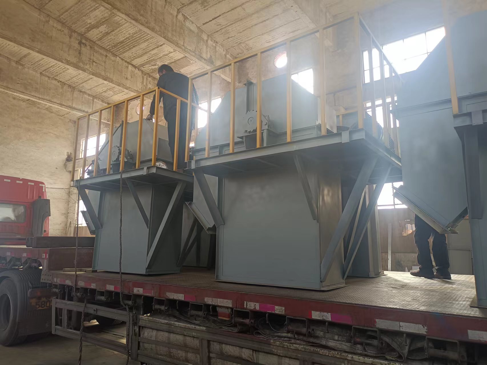 板鏈斗式提升機的型號需要根據哪些技術參數來確定？(z型斗式提升機)